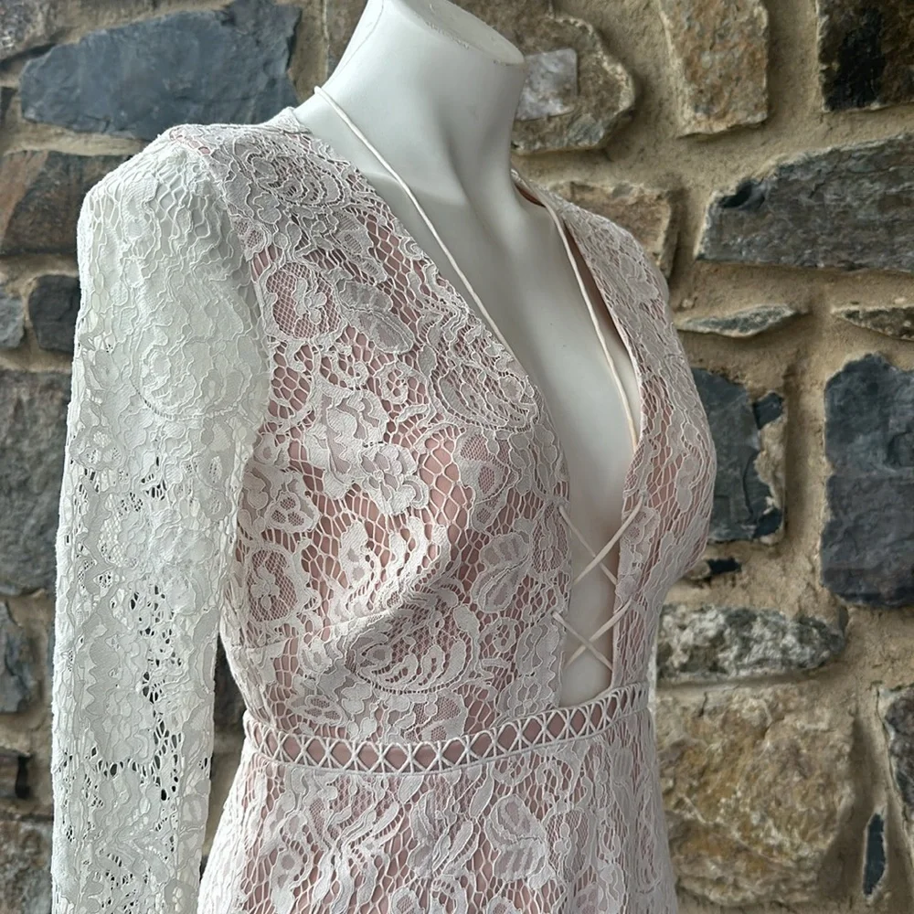 NWOT STYLESTALKER Sugar Pine Dress in Blanc size small